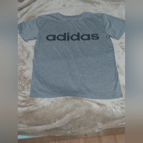 Adidas athletic shirt Men's size small - Picture 1 of 2
